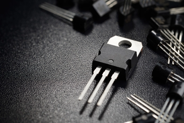 供應(yīng)Microchip單片機(jī)，Kingston存儲(chǔ)器，Actions藍(lán)牙智能音頻，Navitas氮化鎵芯片
