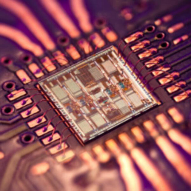 供應(yīng)，回收 [Broadcom] AFSI-R74C4SB 56Gb/s 4 通道線(xiàn)性 TIA（跨阻抗放大器）IC